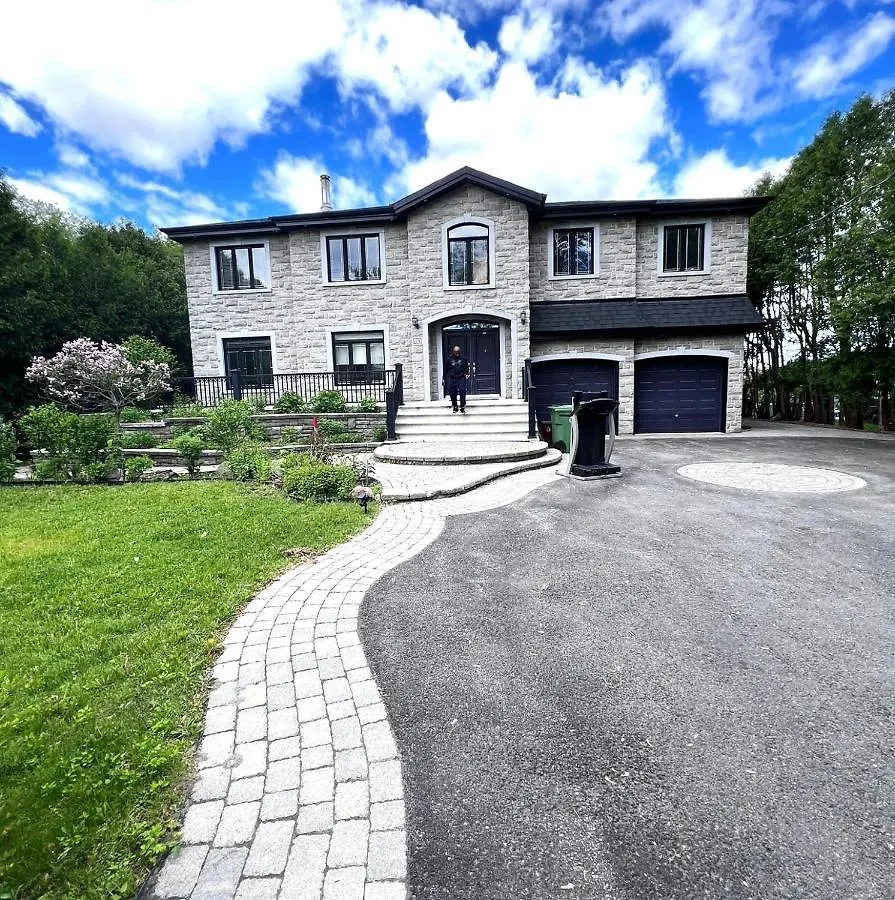 Villa Delrose Waterfront location