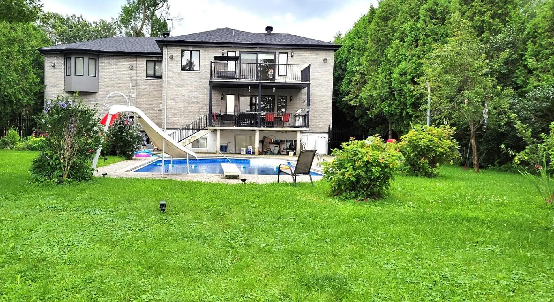 Villa Delrose Waterfront Montreal Canada